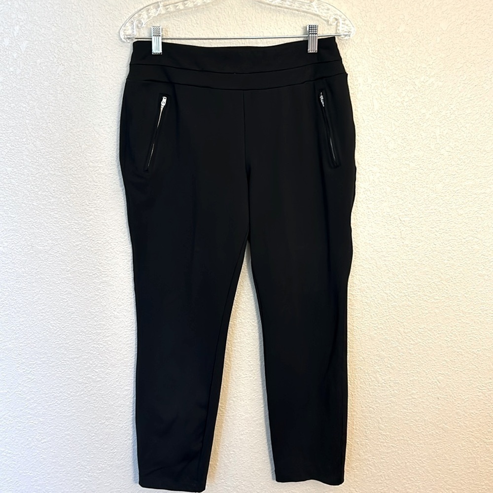 Women’s Nicole Miller pull on dress black pants size medium.